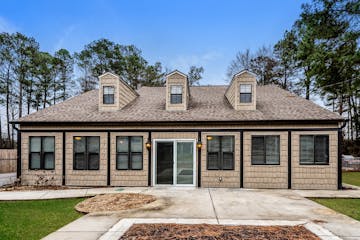 2812 LAMBERT CIR MOODY, AL 35004